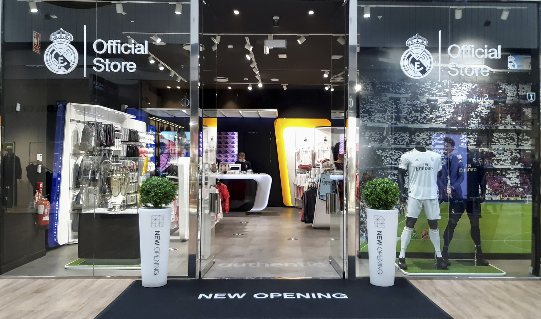Nueva tienda oficial del Real Madrid en Sanse