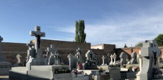 Sanse activa un horario especial en el cementerio y un servicio de autobús gratuito por el Día de Todos los Santos