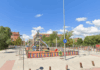 Un vecino de Sanse denuncia el estado de los parques infantiles de Dehesa Vieja: “Encontramos colillas, cervezas y latas rotas”