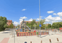 Un vecino de Sanse denuncia el estado de los parques infantiles de Dehesa Vieja: “Encontramos colillas, cervezas y latas rotas”