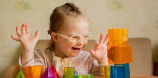 Más Madrid denuncia que la Comunidad deja sin asistencia gratuita a los niños con discapacidad al cumplir 6 años