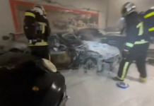 Un incendio calcina un vehículo de lujo en un concesionario de San Sebastián de los Reyes