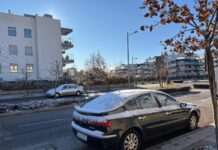 San Sebastián de los Reyes se despierta teñido de blanco tras una nevada que ha logrado cuajar