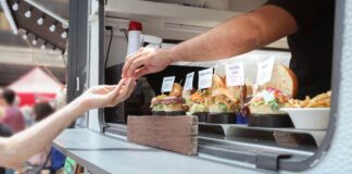 Aperitivo y compras: así es el nuevo plan para este domingo en La Marina