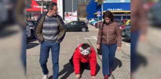 Un influencer desata la curiosidad en Sanse al grabarse actuando como un ‘therian’