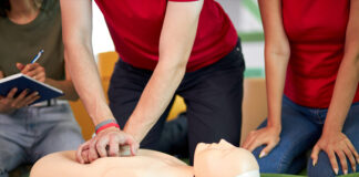 De RCP a prevención de drogas: los talleres que preparan a los alumnos de Sanse para la «vida real»