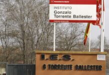 El instituto Torrente Ballester organiza una jornada de juegos en equipo por el Día del Autismo